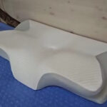 Orthopädisches  Kopf- & Nackenstützkissen